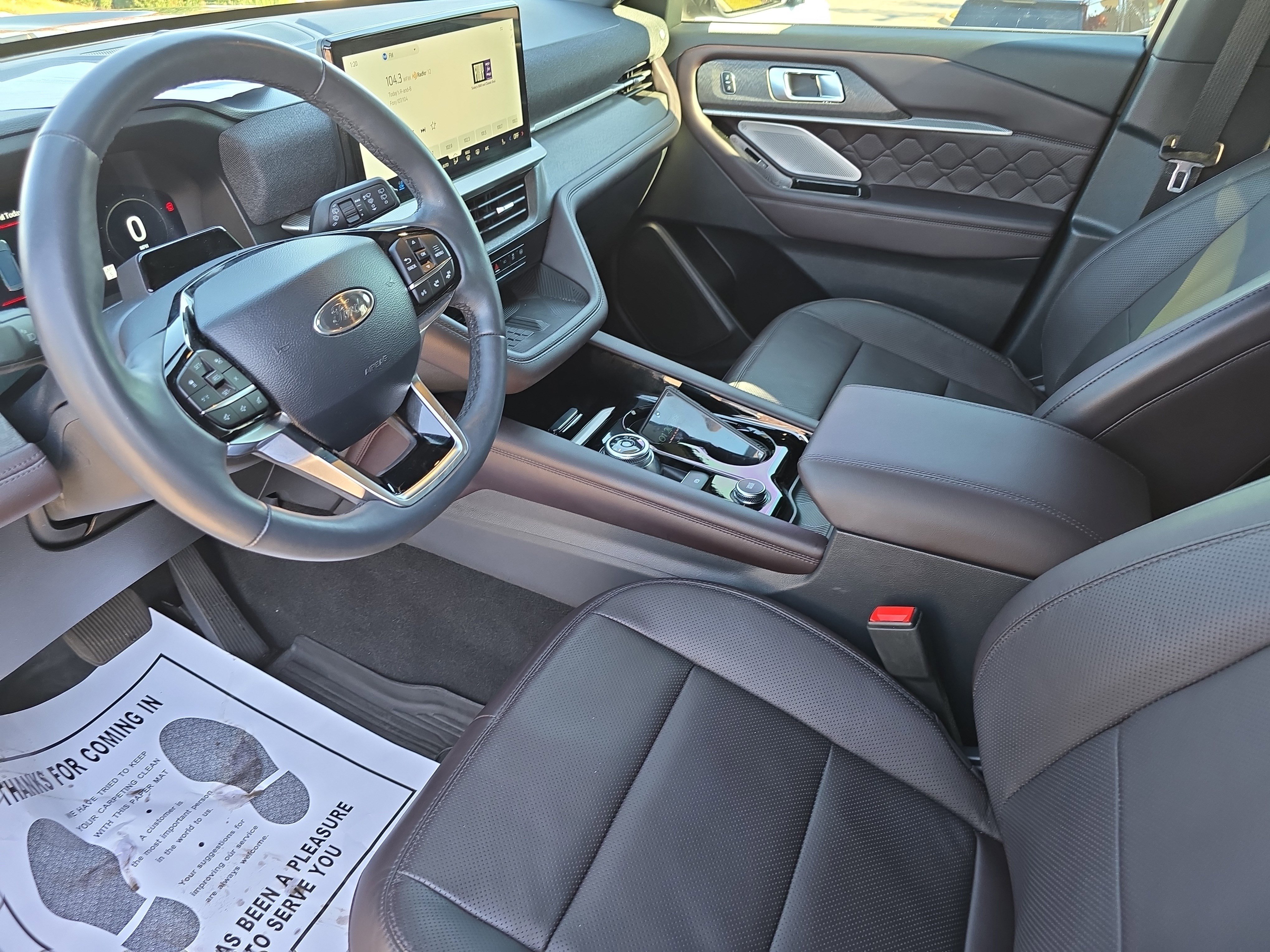 Used 2025 Ford Explorer Platinum w/ Ultimate Package image 15