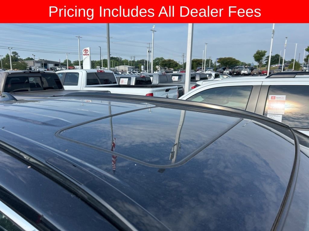 Used 2024 Toyota RAV4 XSE AWD/4WD image 3
