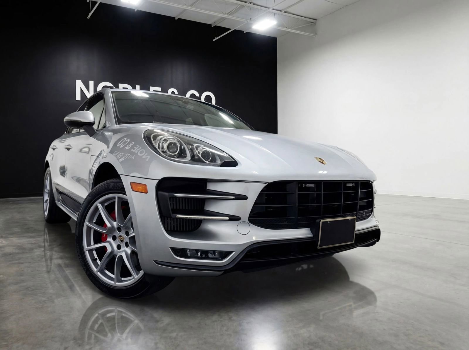 Used 2015 Porsche Macan Turbo image 1