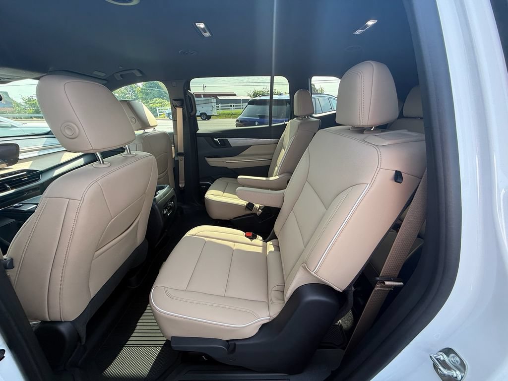 Used 2026 Buick Enclave Preferred FWD image 19