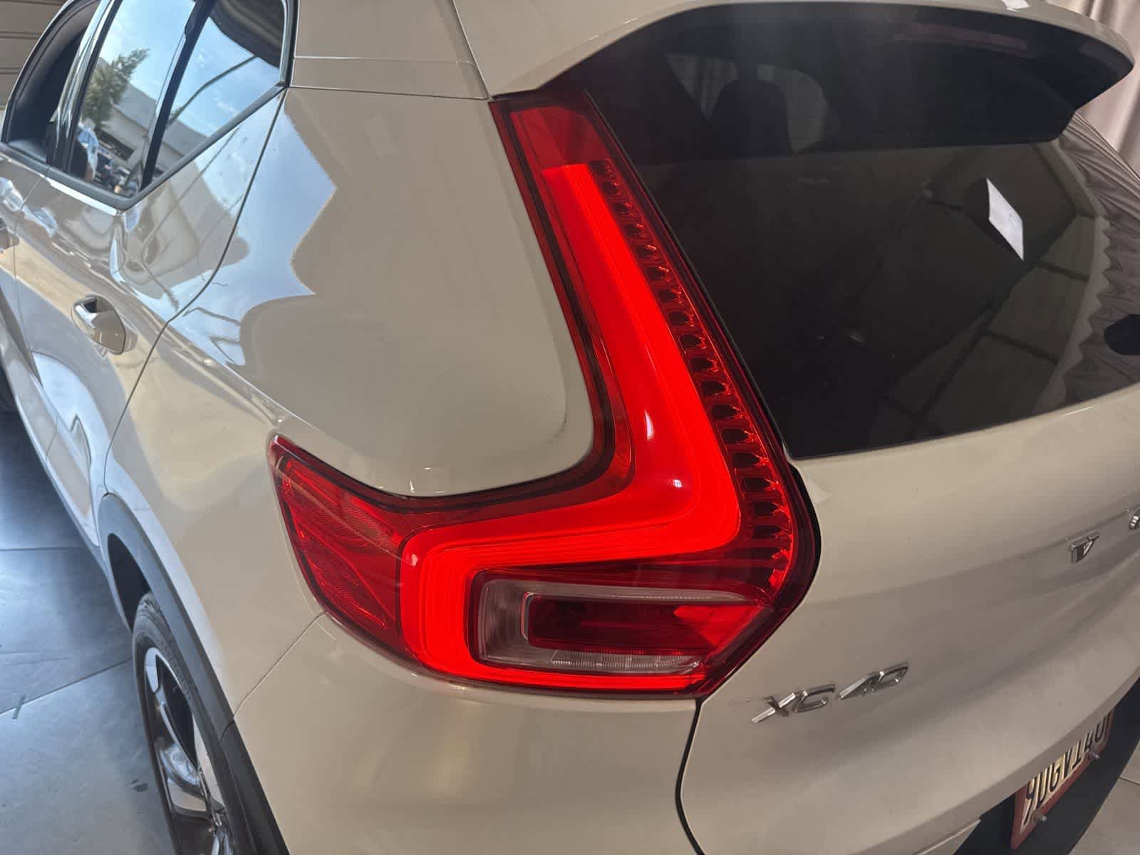 Used 2020 Volvo XC40 T5 Momentum AWD/4WD image 10
