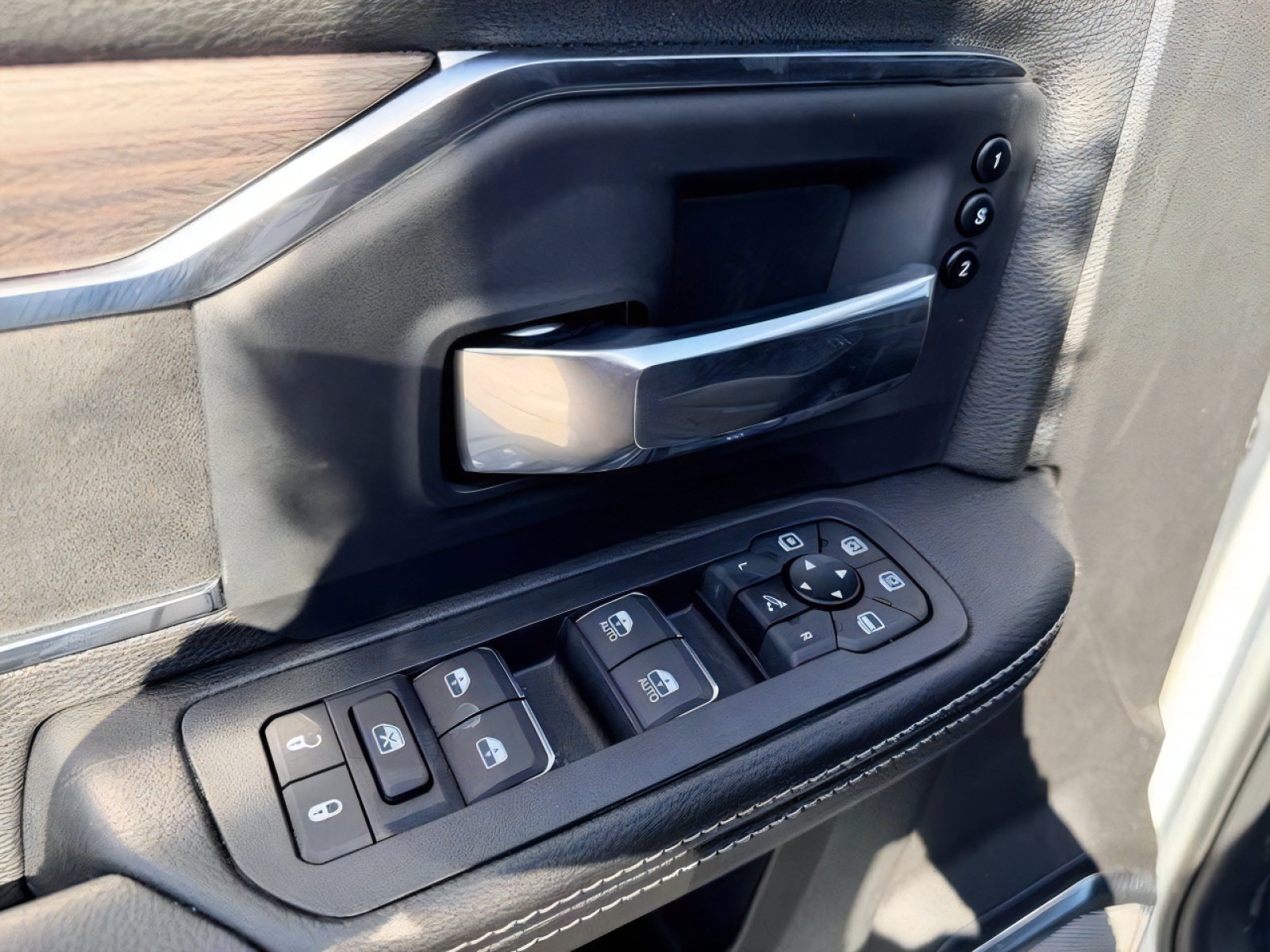 New 2026 RAM 2500 Laramie AWD/4WD image 15