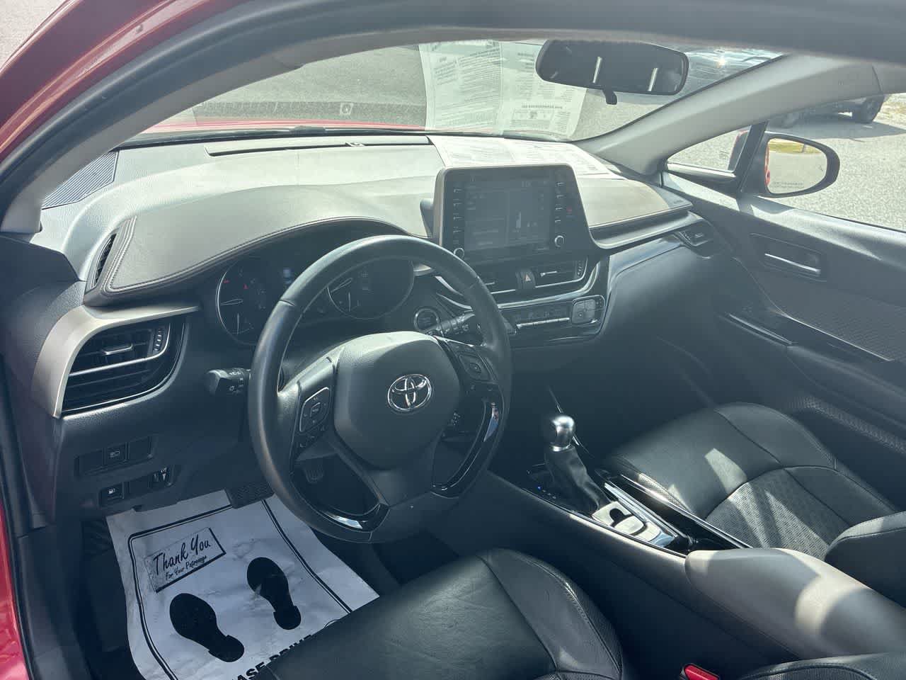 Used 2022 Toyota C-HR Limited FWD image 10