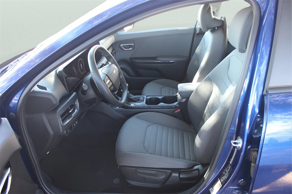 Used 2025 Kia K4 EX image 12
