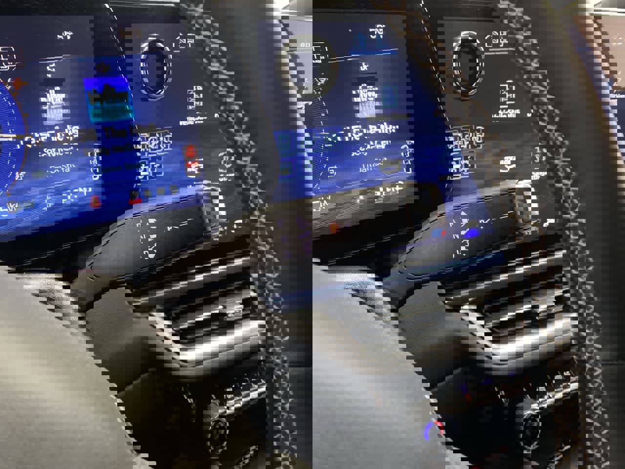 Used 2025 Chevrolet Equinox EV LT w/ Convenience Package image 25