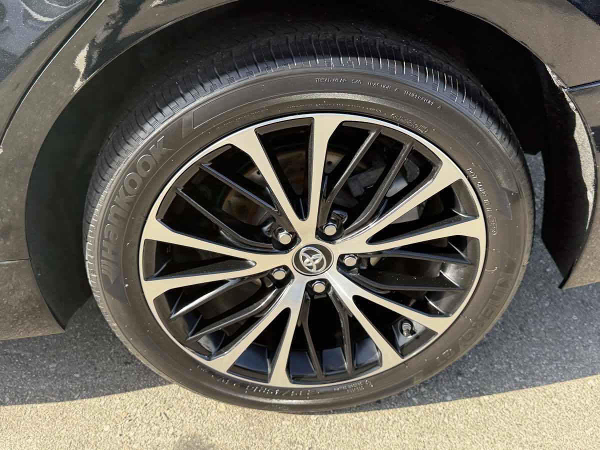 Used 2019 Toyota Camry SE FWD image 7