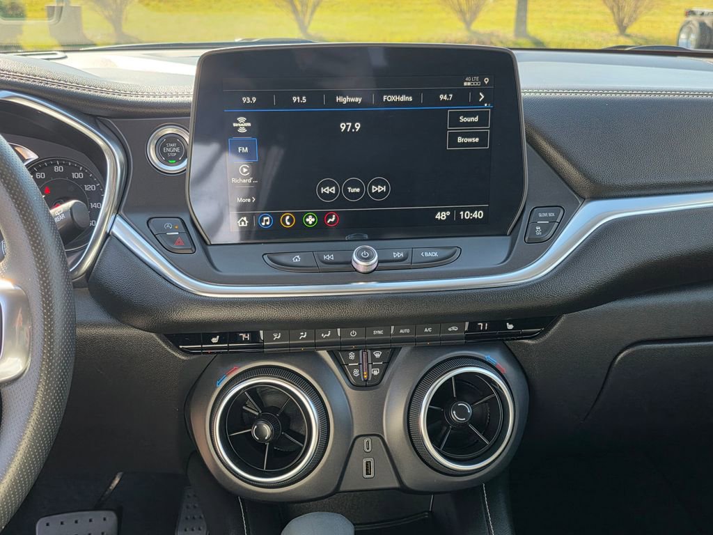 Used 2025 Chevrolet Blazer LT image 21