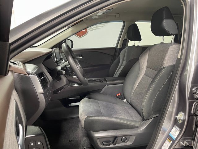 Used 2022 Nissan Rogue SV image 11