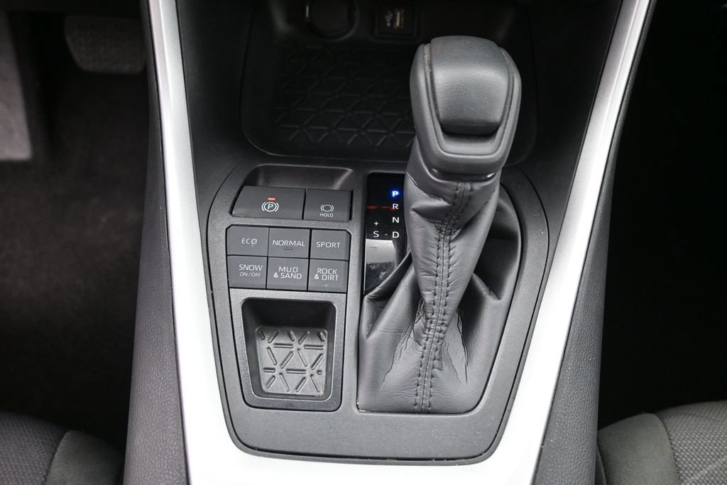 Certified 2025 Toyota RAV4 XLE AWD/4WD image 25