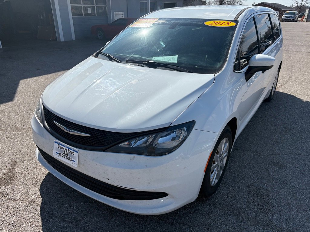 Used 2018 Chrysler Pacifica L image 7