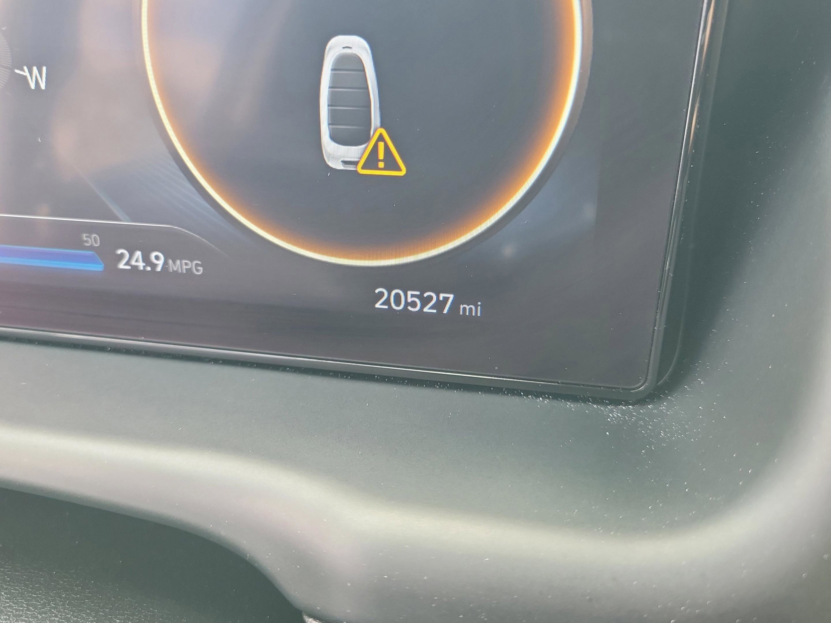 Certified 2022 Hyundai Tucson Limited w/ Cargo Package image 27