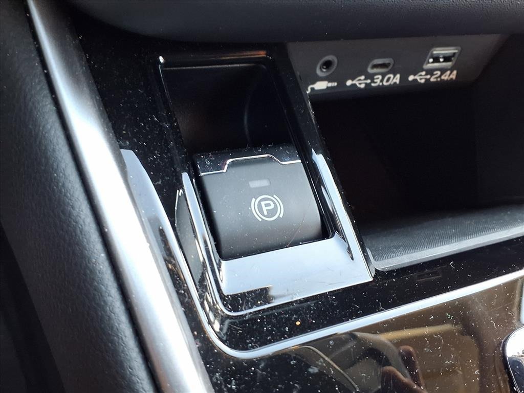 Certified 2025 Subaru Outback Premium image 16