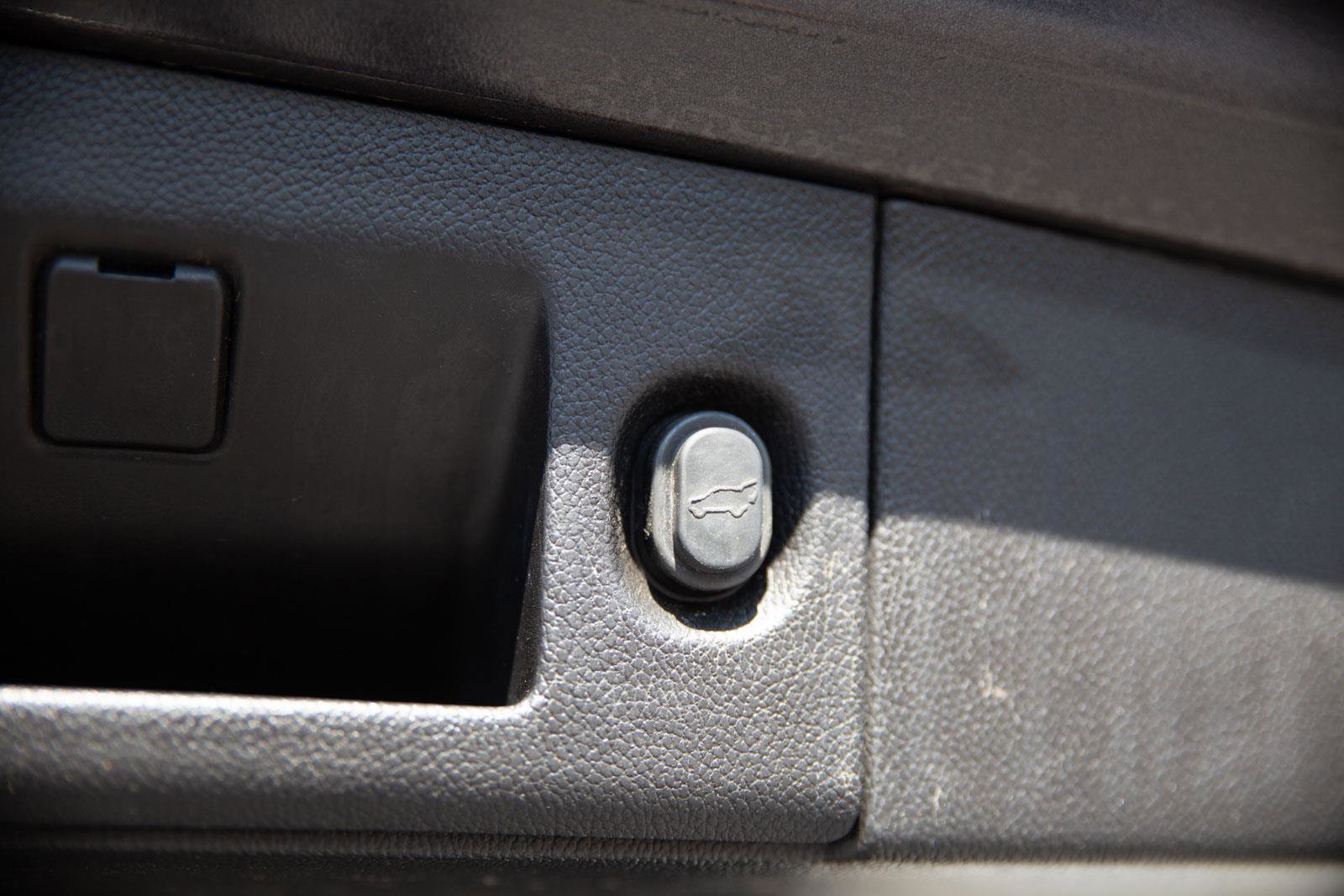 Used 2018 GMC Yukon XL SLT w/ Premium Edition AWD/4WD image 27