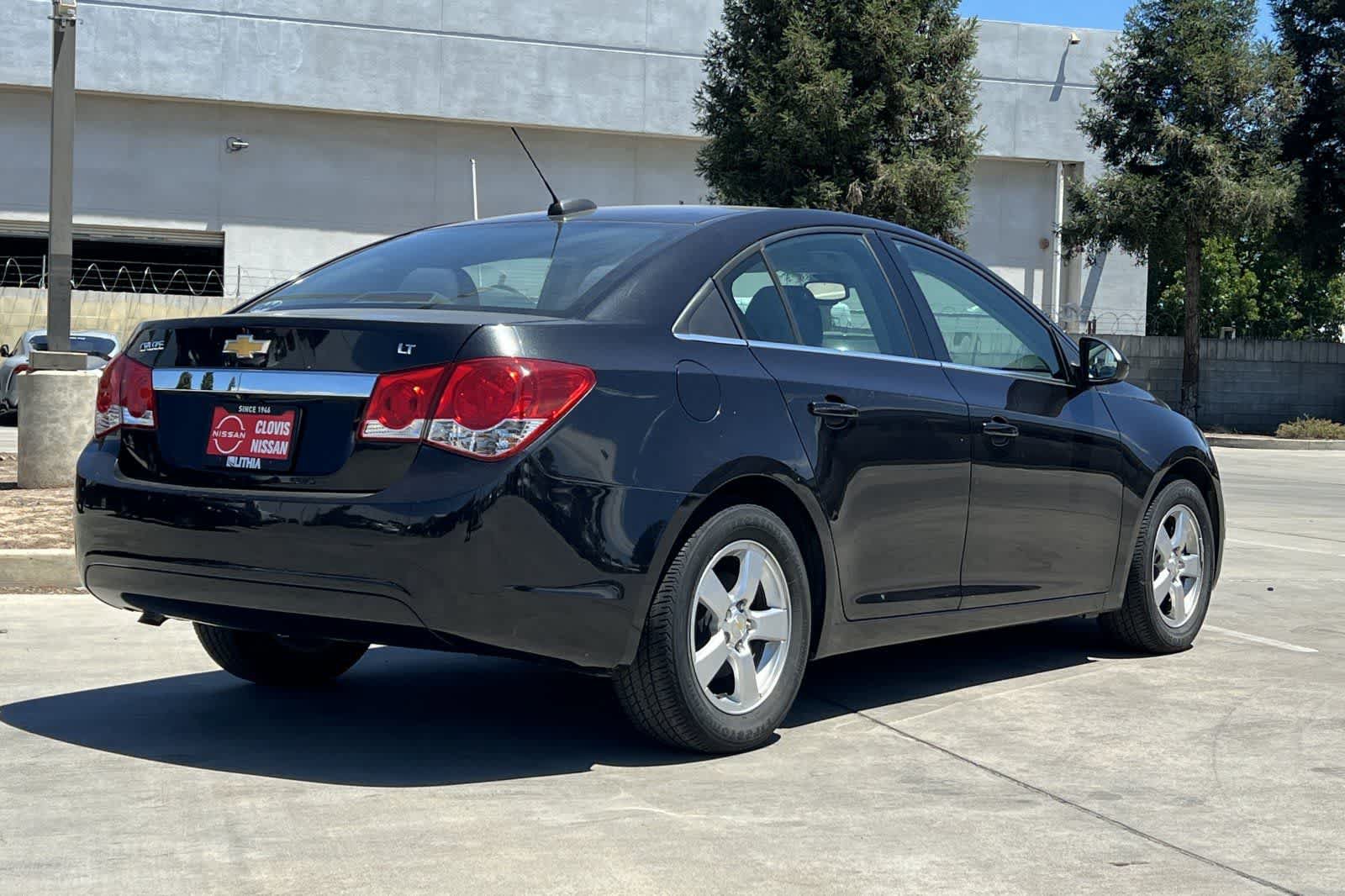 Used 2015 Chevrolet Cruze LT FWD image 3