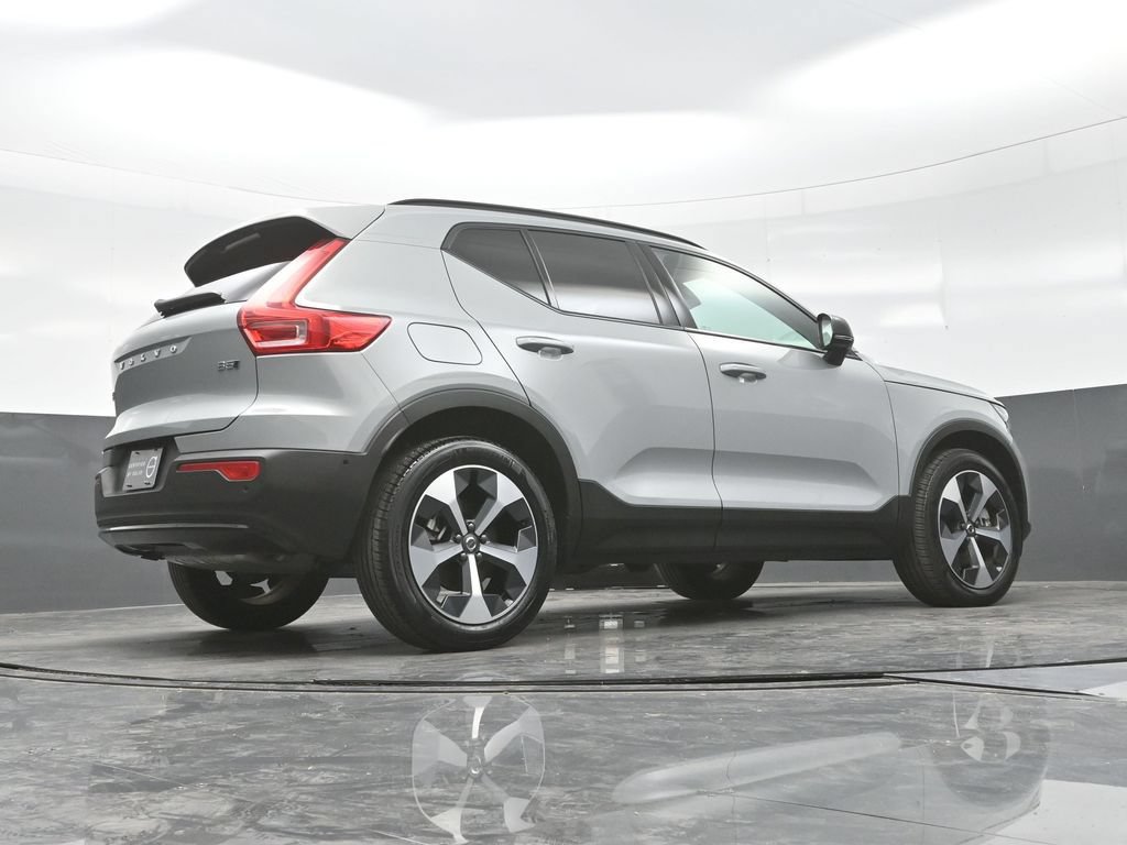 Used 2026 Volvo XC40 B5 Plus AWD/4WD image 27