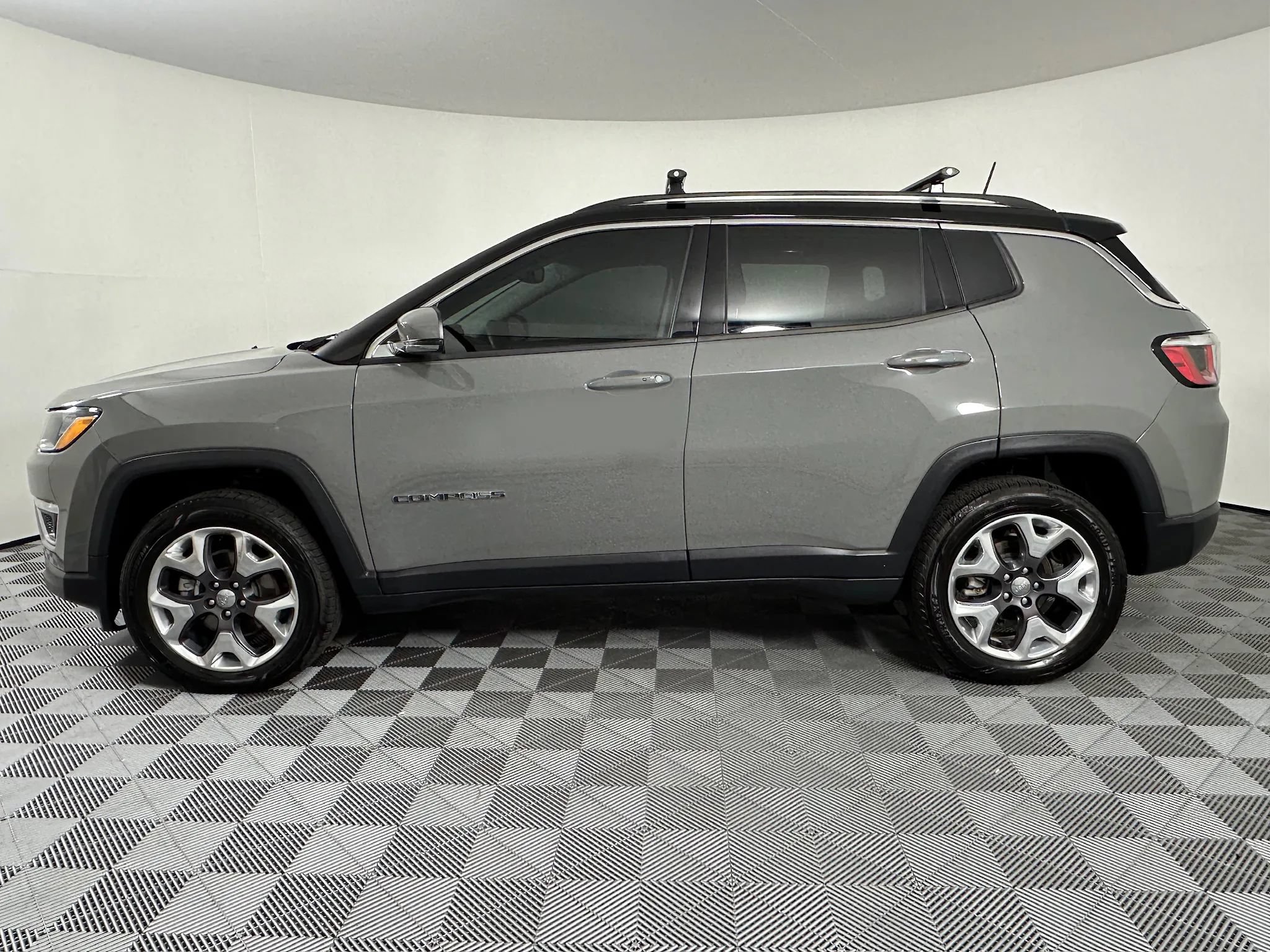 Used 2020 Jeep Compass Limited AWD/4WD image 6