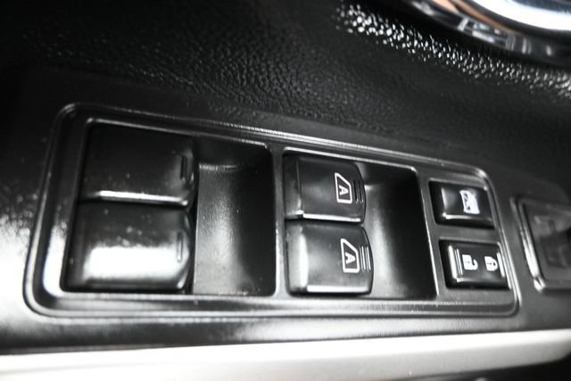 Used 2022 Nissan Titan SV AWD/4WD image 28