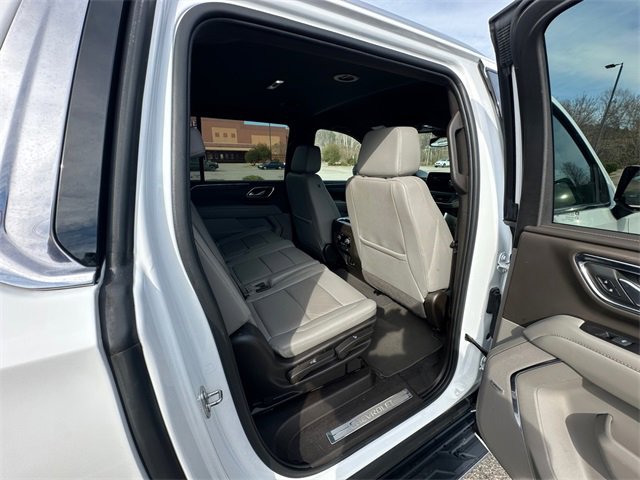 Used 2023 Chevrolet Suburban LT image 17