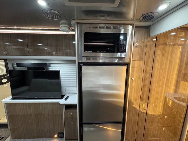 Used 2018 Mercedes-Benz Sprinter 3500 image 33