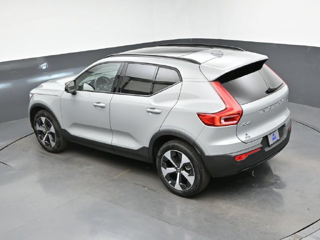 Used 2026 Volvo XC40 B5 Plus AWD/4WD image 45