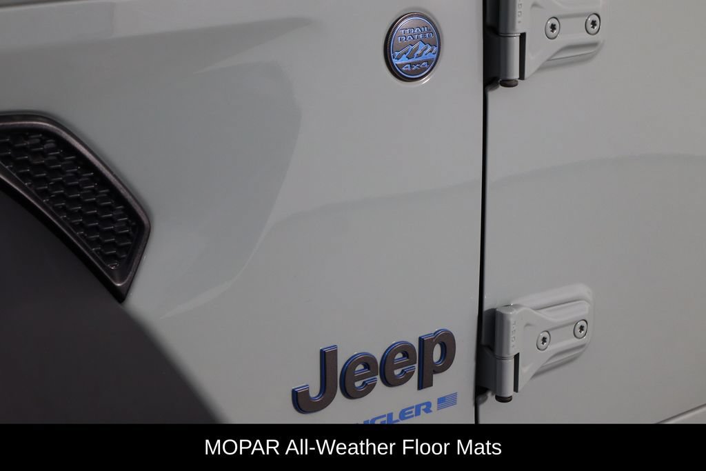 Used 2023 Jeep Wrangler Unlimited w/ Sun & Screen Package AWD/4WD image 42