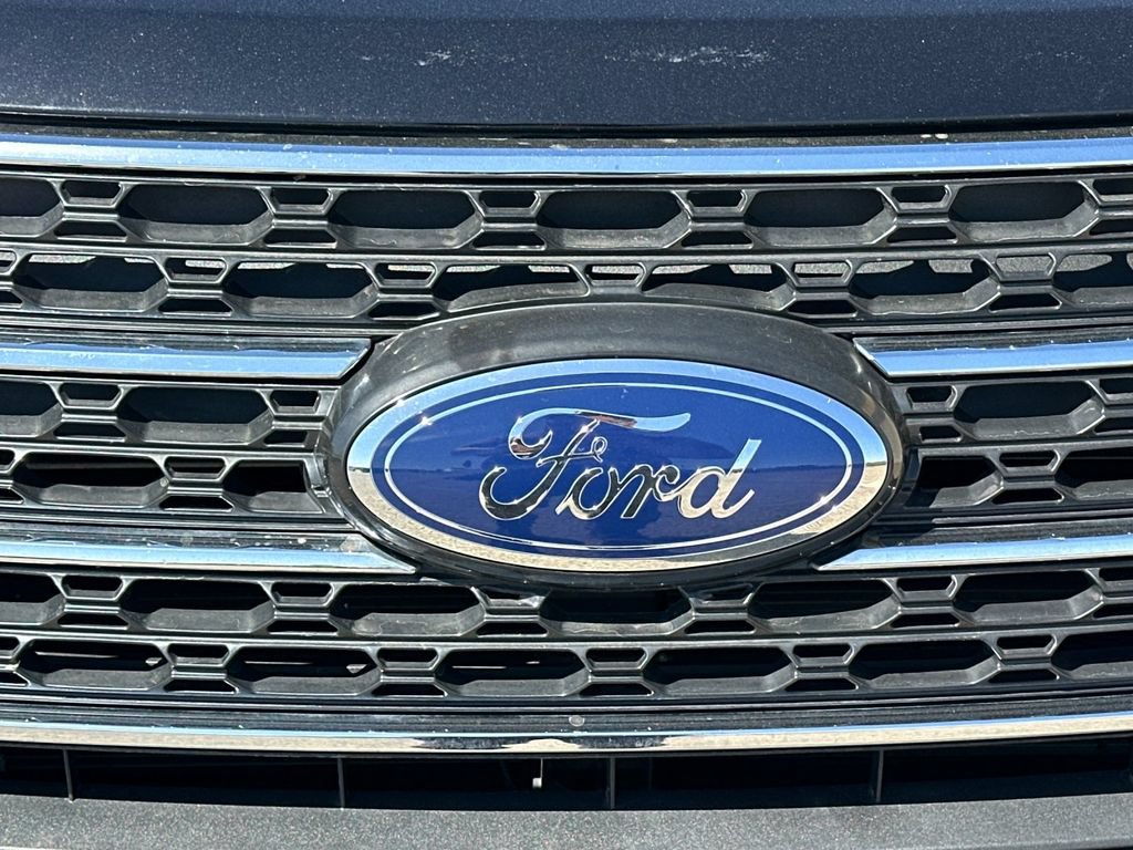 Used 2022 Ford Explorer XLT w/ Equipment Group 202A AWD/4WD image 40