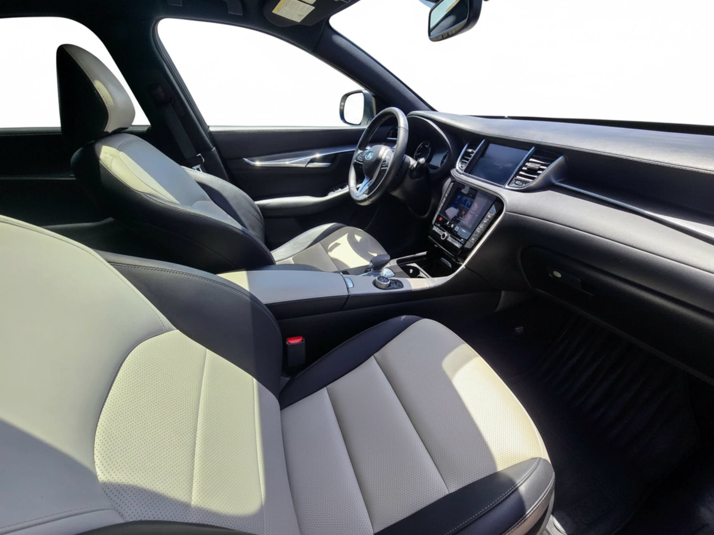 Used 2023 INFINITI QX55 Luxe w/ Cargo Package AWD/4WD image 15