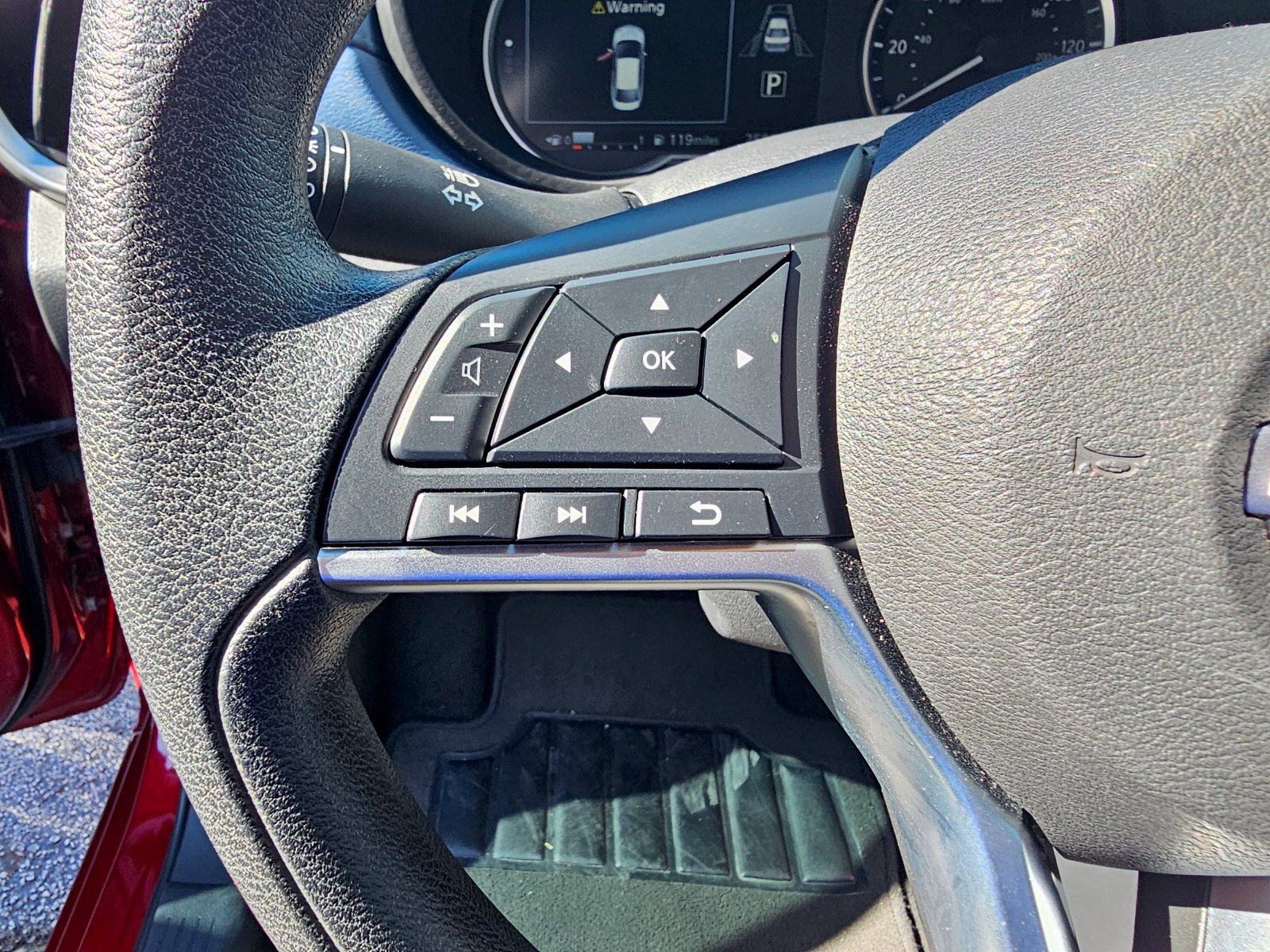 Used 2025 Nissan Versa SV FWD image 16