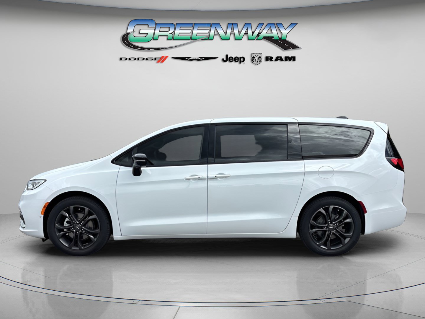 New 2026 Chrysler Pacifica Select image 2