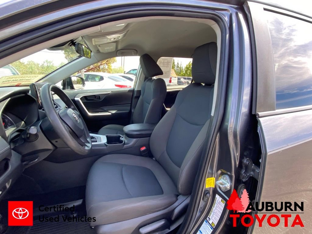 Certified 2022 Toyota RAV4 LE AWD/4WD image 29
