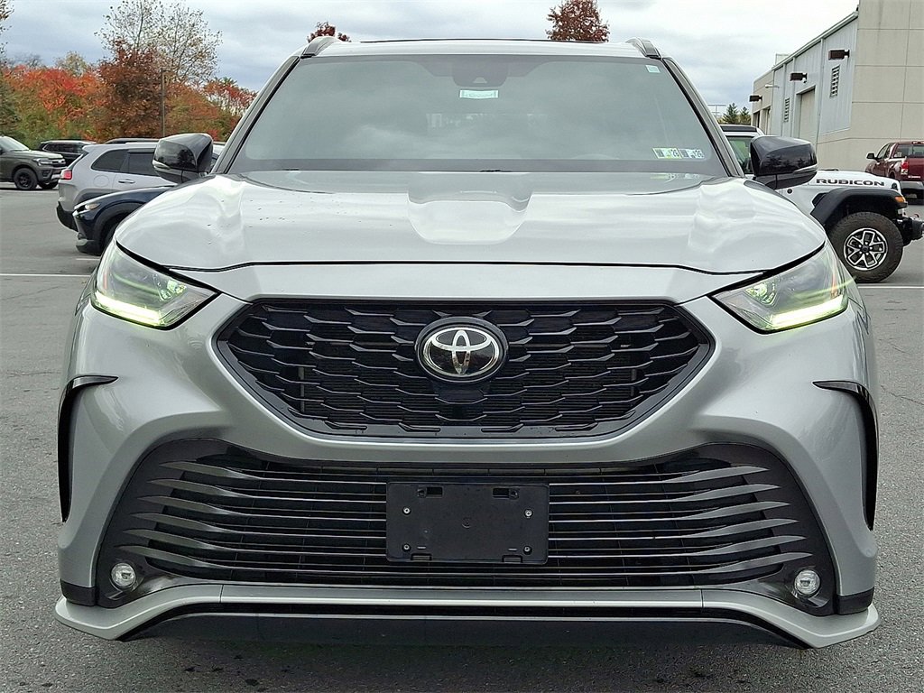 Used 2023 Toyota Highlander XSE image 4