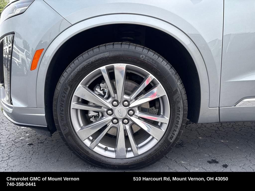 Used 2025 Cadillac XT6 Premium Luxury image 28