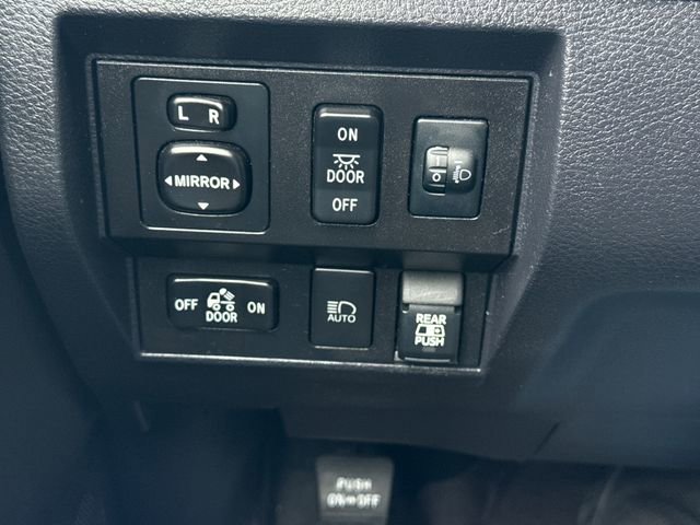 Used 2019 Toyota Tundra Limited w/ Limited Premium Package AWD/4WD image 33