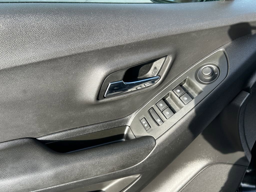 Used 2020 Chevrolet Trax LS image 10