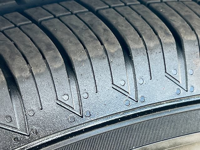 Used 2023 Chrysler Pacifica Touring-L FWD image 9