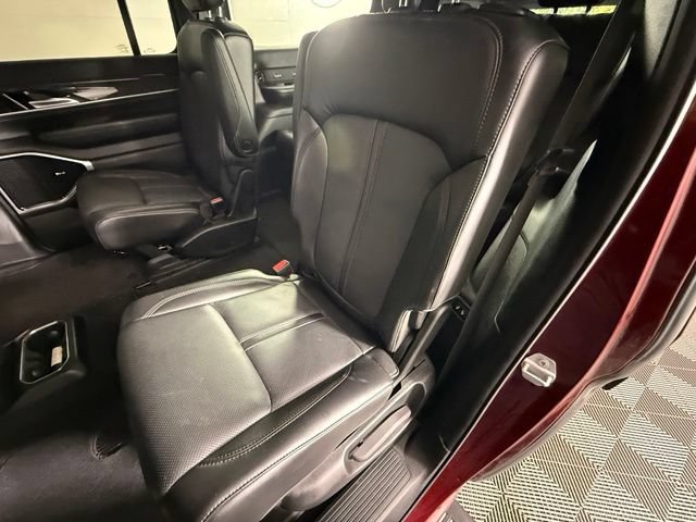 Used 2022 Jeep Wagoneer Series III w/ Premium Group I AWD/4WD image 20