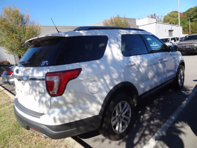 Used 2018 Ford Explorer XLT w/ Equipment Group 202A AWD/4WD image 3