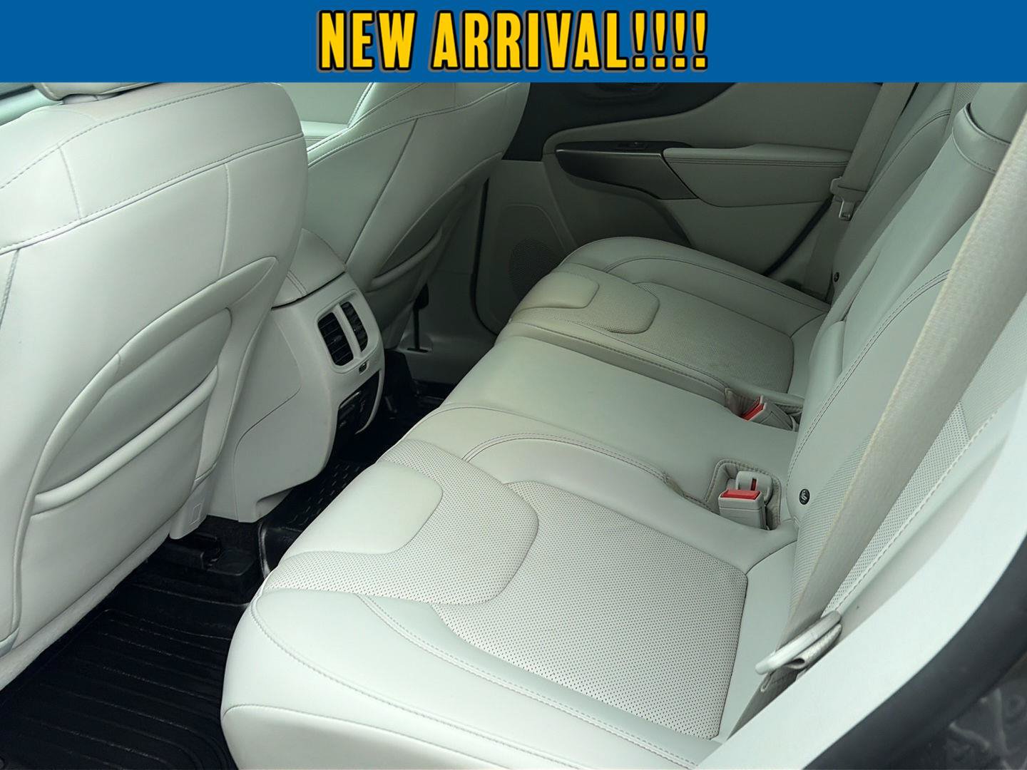 Used 2019 Jeep Cherokee Limited AWD/4WD image 34