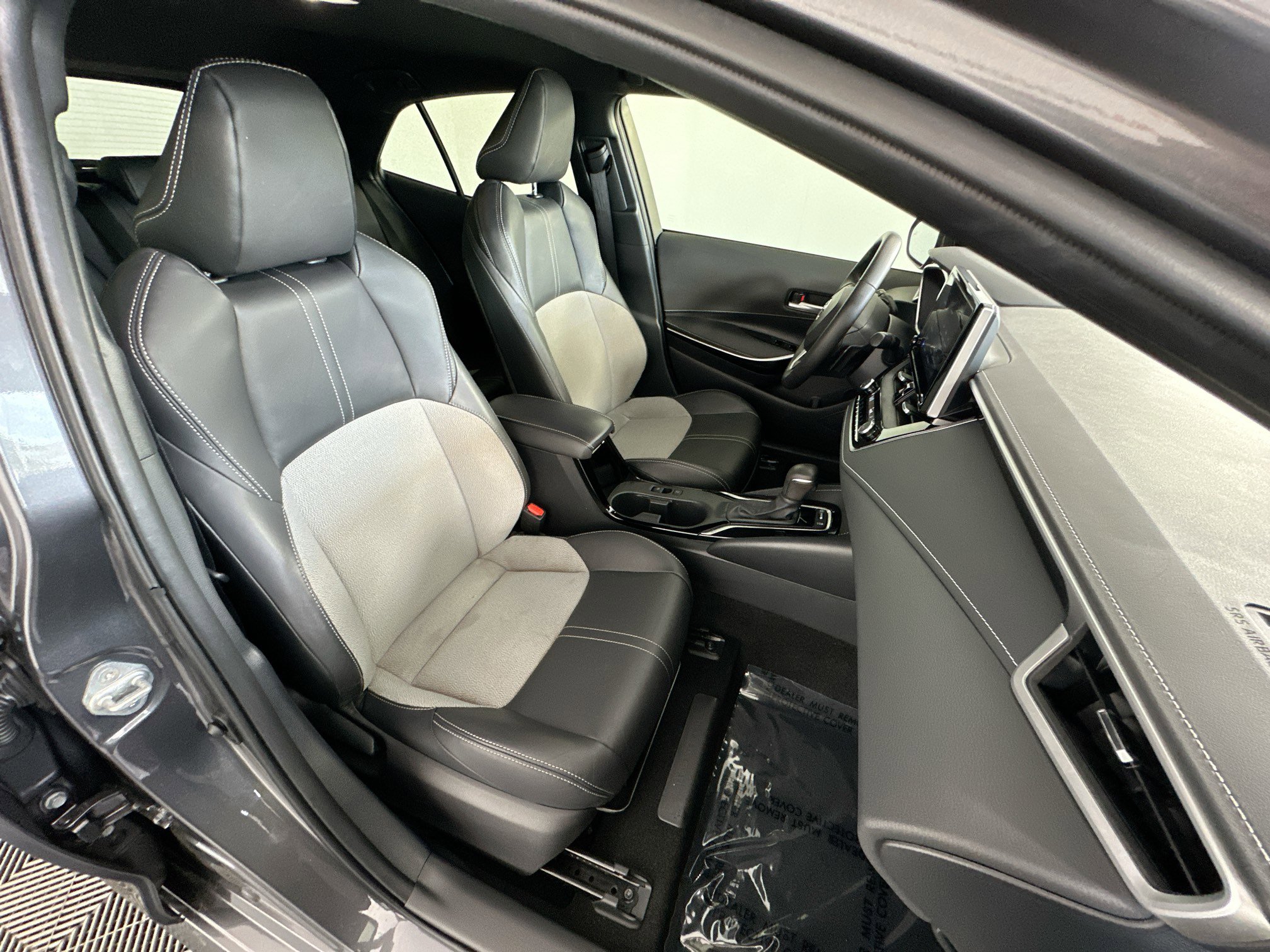 Used 2025 Toyota Corolla XSE image 28