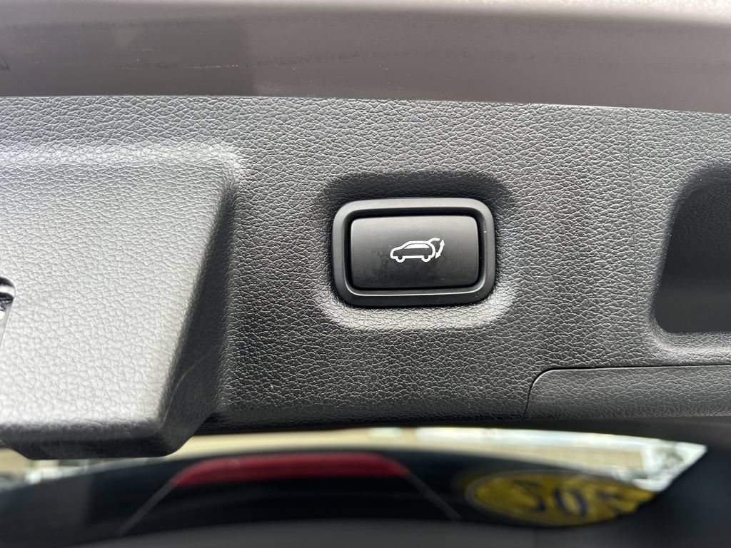 Used 2020 Hyundai Santa Fe Limited FWD image 16
