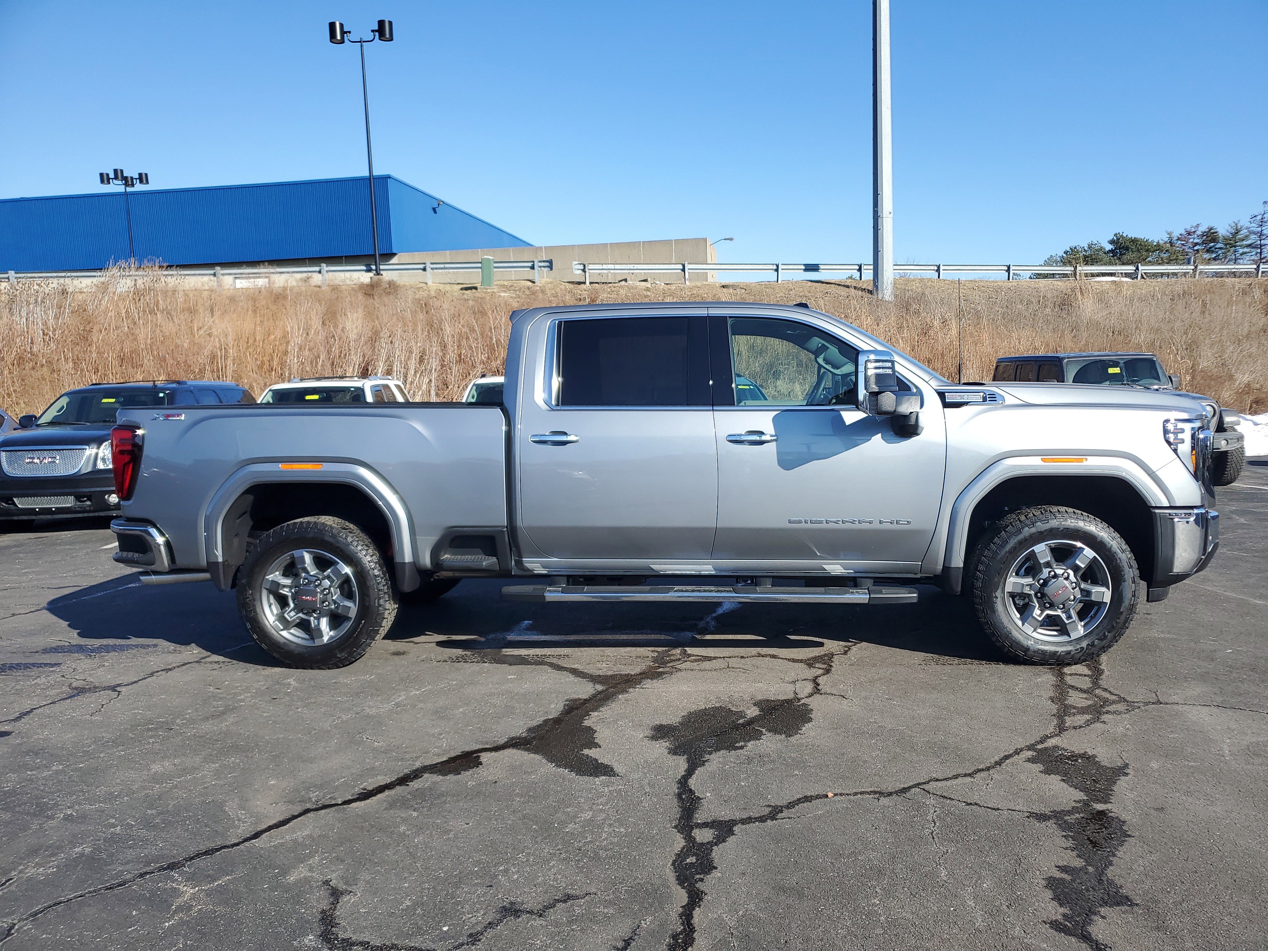 New 2025 GMC Sierra 2500 SLT w/ SLT Premium Package image 3