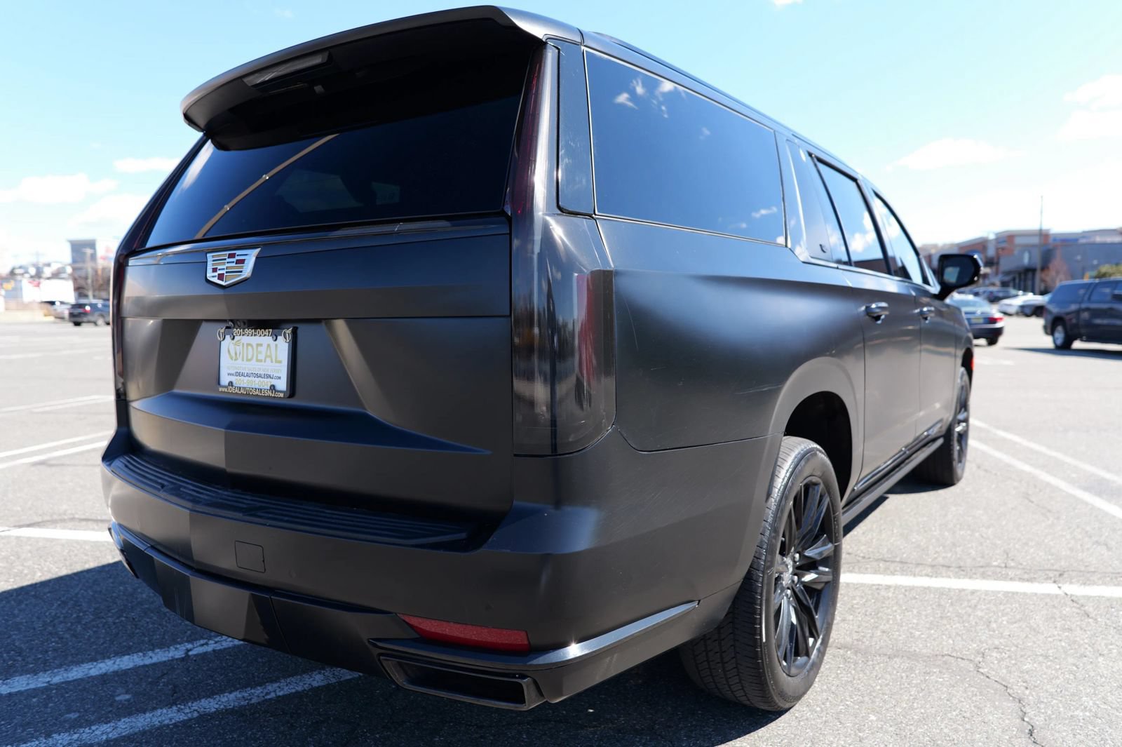 Used 2022 Cadillac Escalade ESV Sport Platinum AWD/4WD image 8