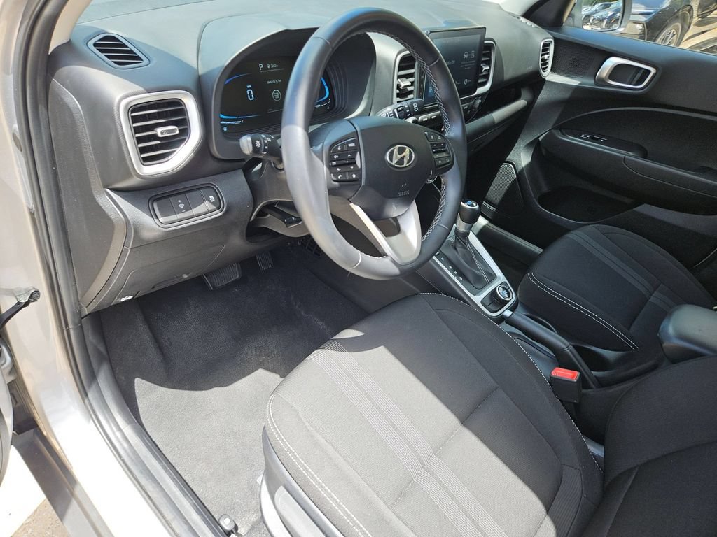 Used 2025 Hyundai Venue SEL FWD image 26