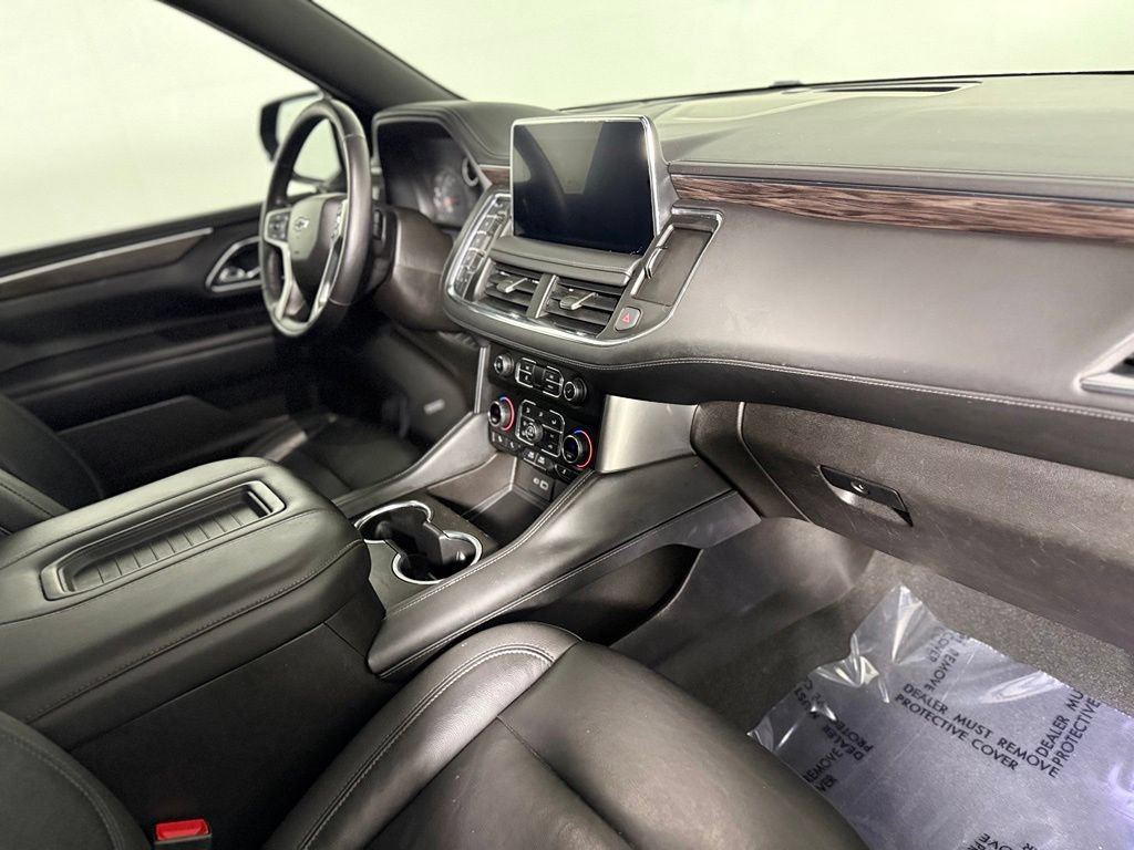 Used 2021 Chevrolet Tahoe Z71 w/ Luxury Package AWD/4WD image 28