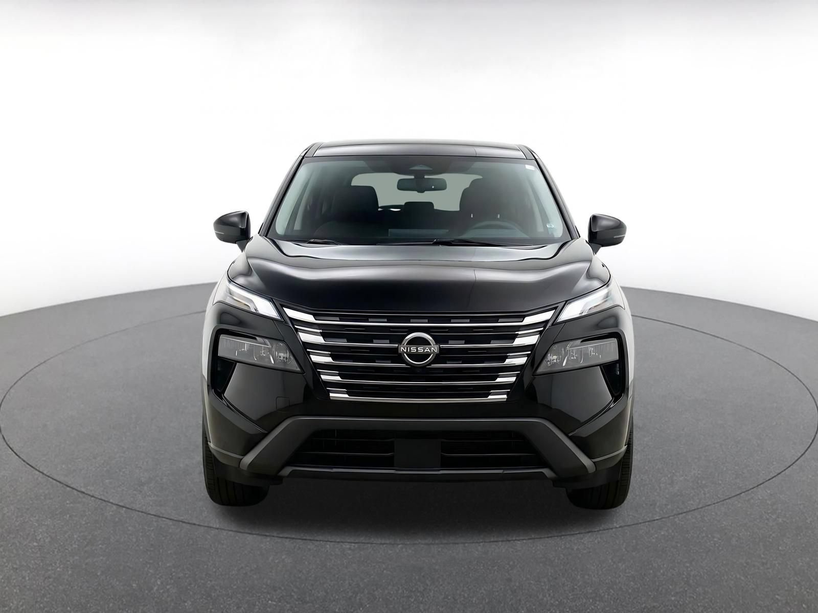 Used 2025 Nissan Rogue SV AWD/4WD image 2