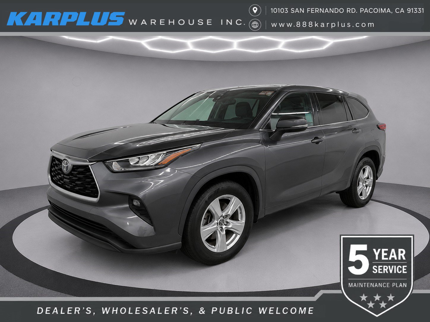 Used 2020 Toyota Highlander LE FWD image 1