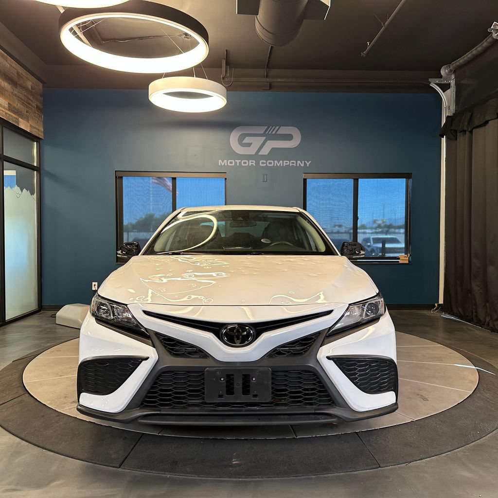 Used 2022 Toyota Camry SE FWD image 8