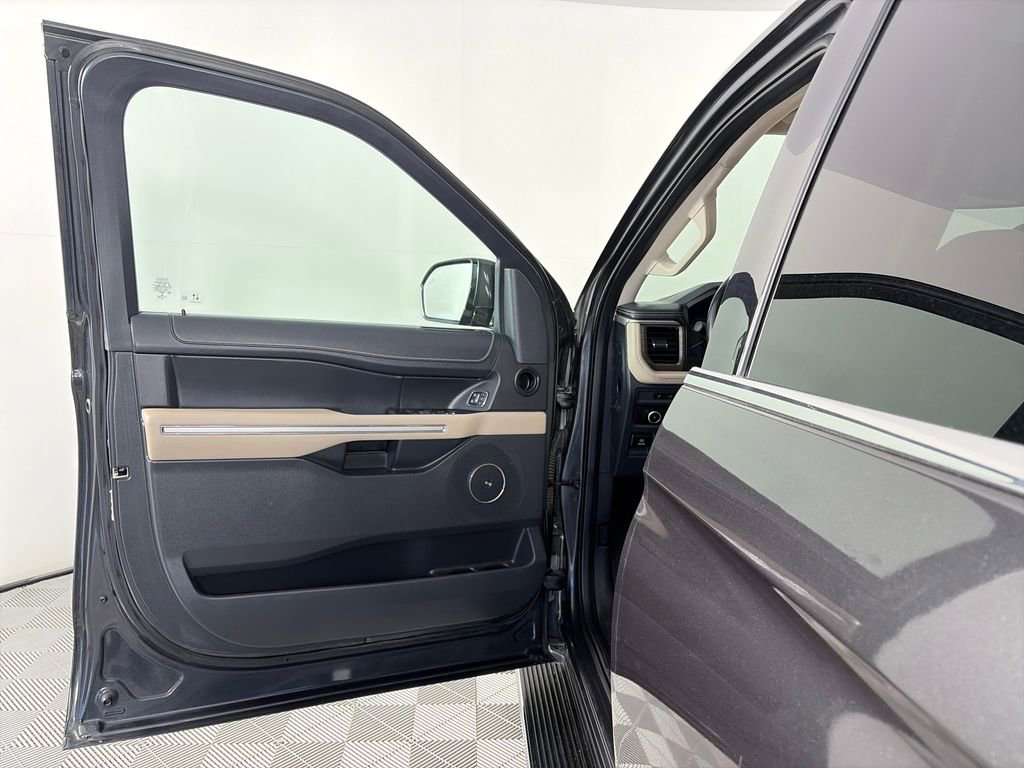 Certified 2022 Ford Expedition Limited AWD/4WD image 10
