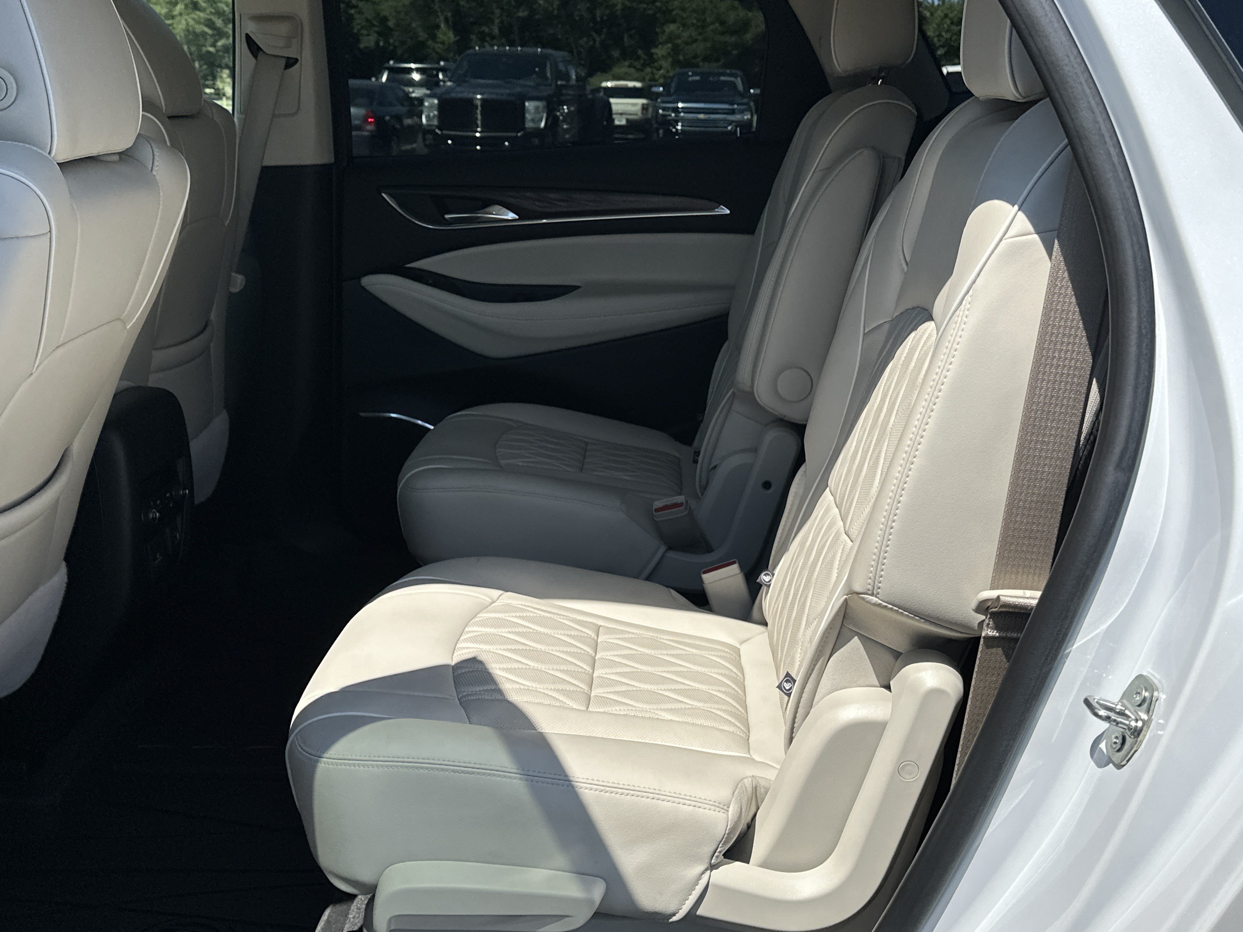 Used 2023 Buick Enclave Avenir w/ Avenir Technology Package FWD image 16