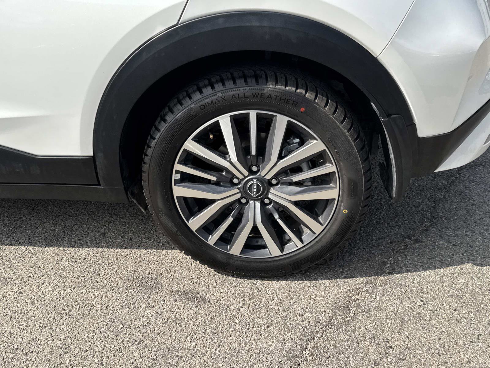 Used 2023 Nissan Kicks SV image 7